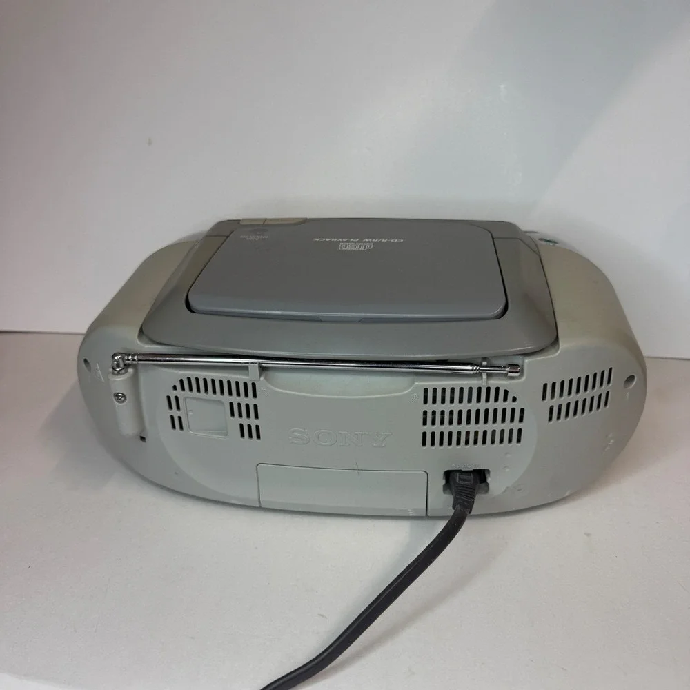 Sony CFD-S01 CD Radio Cassette-Corder Silver Portable Boombox Mega Bass AM/FM